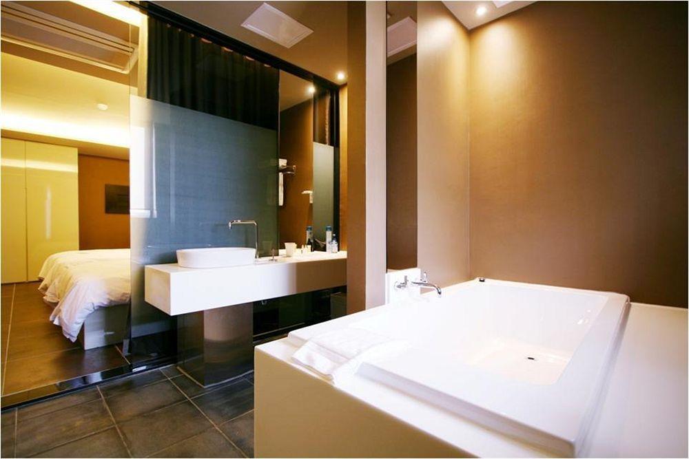 Hotel Oscar Suite Gunsan Ngoại thất bức ảnh